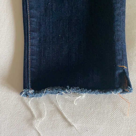 JBrand denim Capri with raw edge at hem - Picture 5 of 9